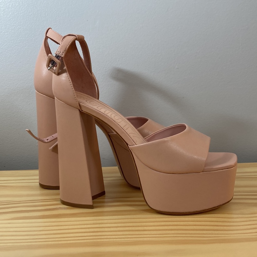 NIB Schutz Lenne Deluxe Nappa Leather Heels in Sweet Rose